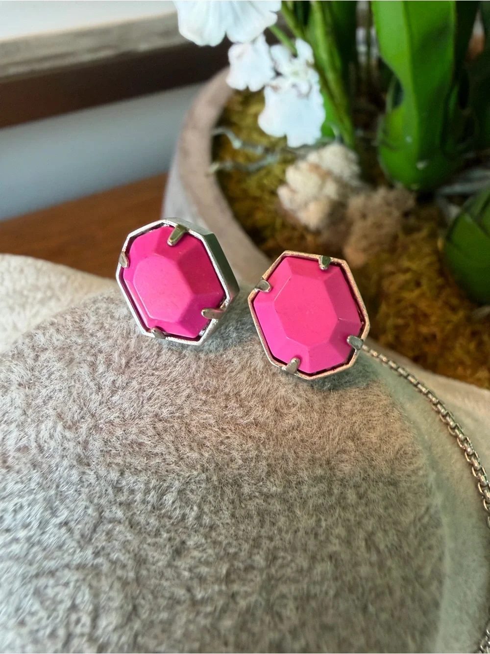 Kendra Scott Pink Necklace and Matching Earrings Set